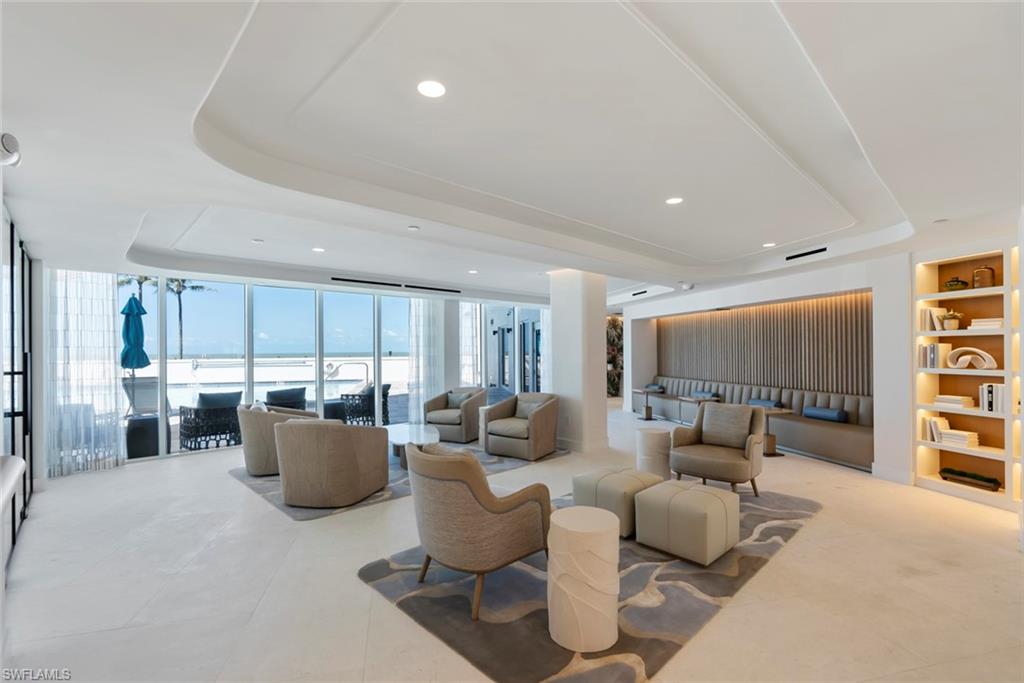 VANDERBILT SHORES - Residential