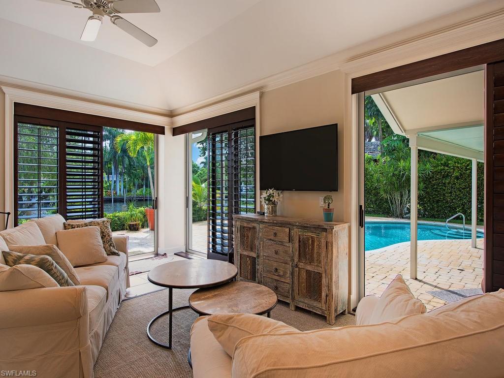 AQUALANE SHORES - Residential