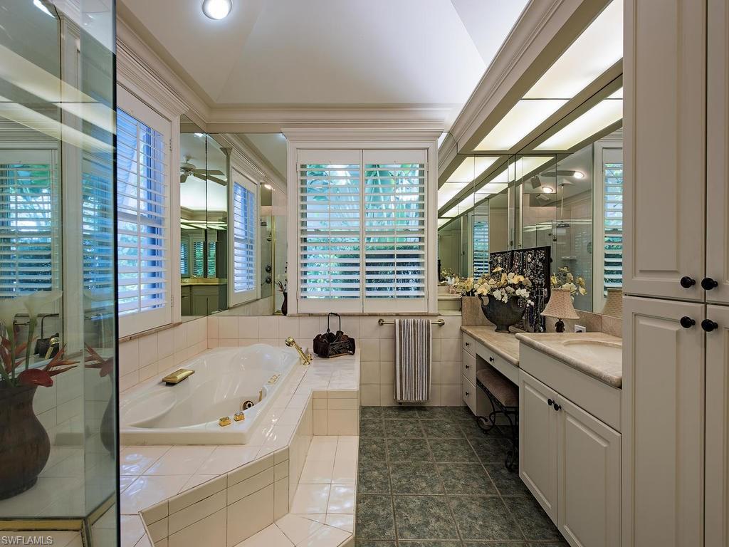 AQUALANE SHORES - Residential