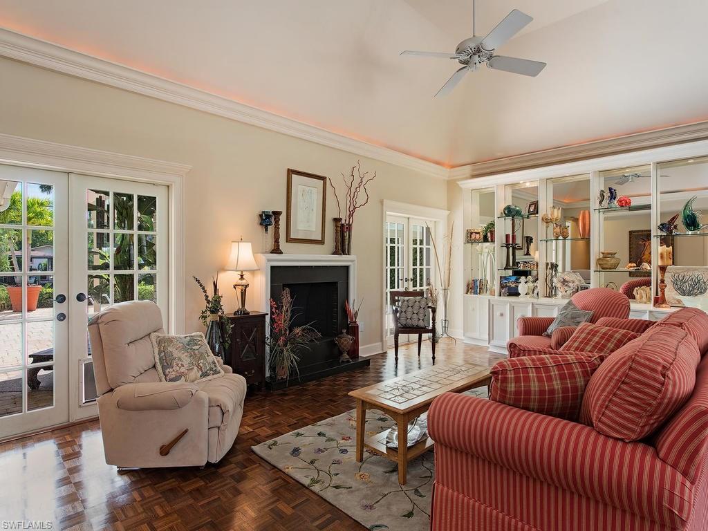 AQUALANE SHORES - Residential