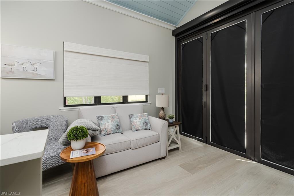 NAPLES MOTORCOACH RESORT - Land