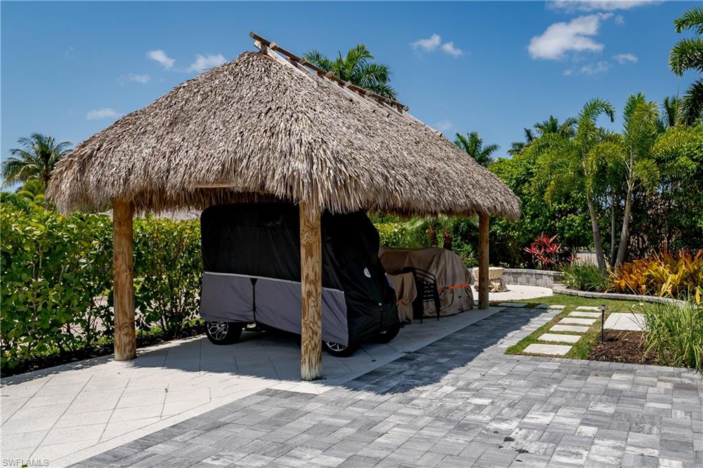 NAPLES MOTORCOACH RESORT - Land