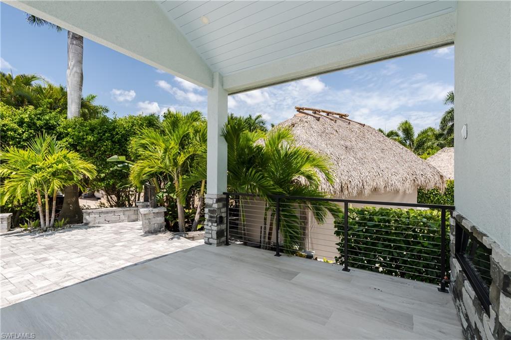 NAPLES MOTORCOACH RESORT - Land