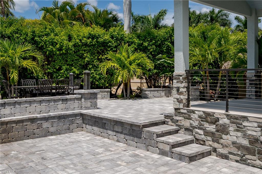 NAPLES MOTORCOACH RESORT - Land