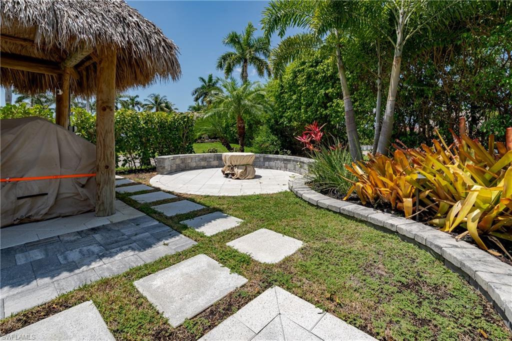 NAPLES MOTORCOACH RESORT - Land