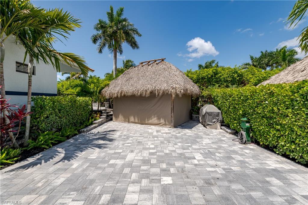 NAPLES MOTORCOACH RESORT - Land