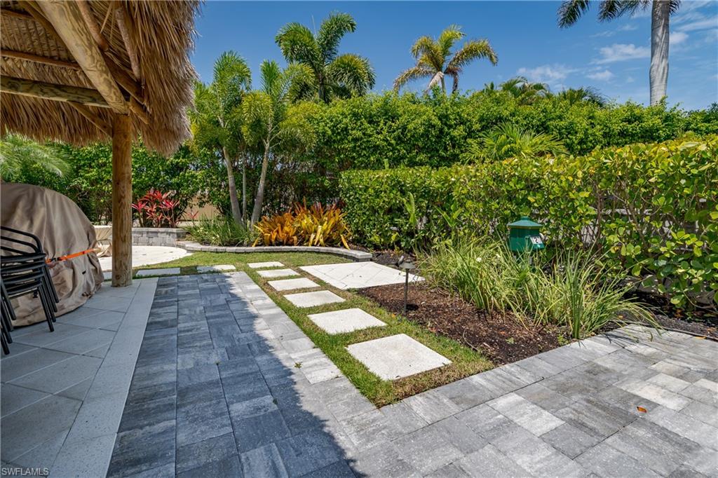 NAPLES MOTORCOACH RESORT - Land