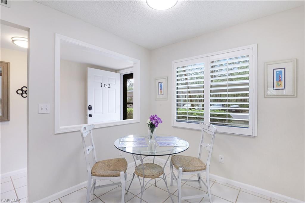 DEAUVILLE LAKE CLUB - Residential