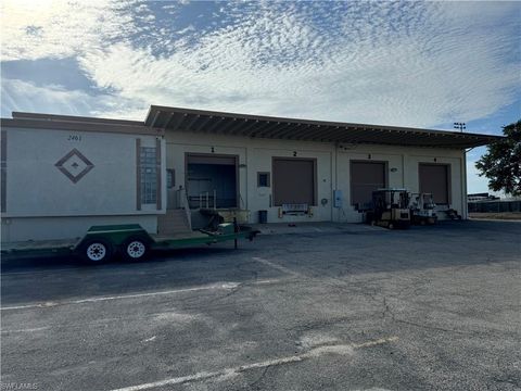 2461 Palm AVE FORT MYERS FL 33916