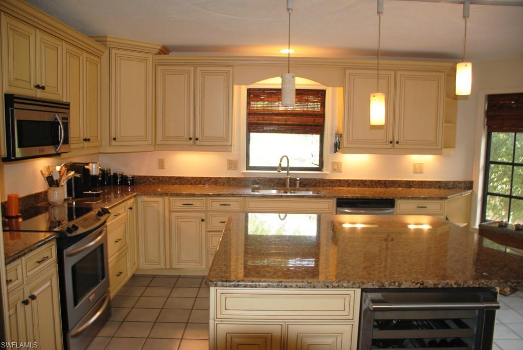 TAHITIAN SHORES - Residential