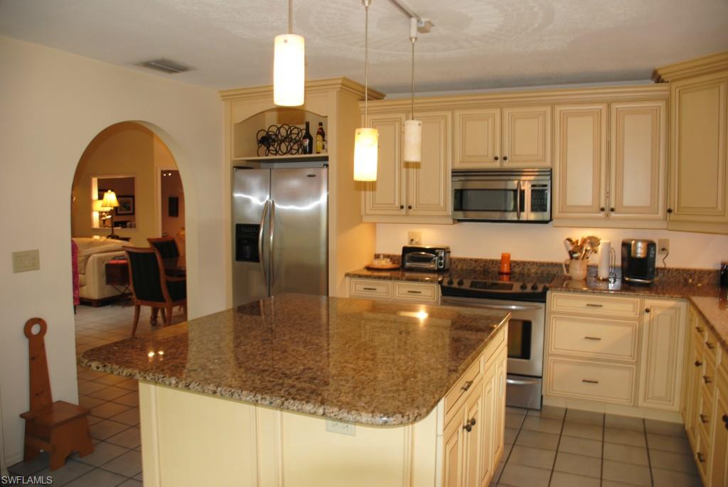 TAHITIAN SHORES - Residential