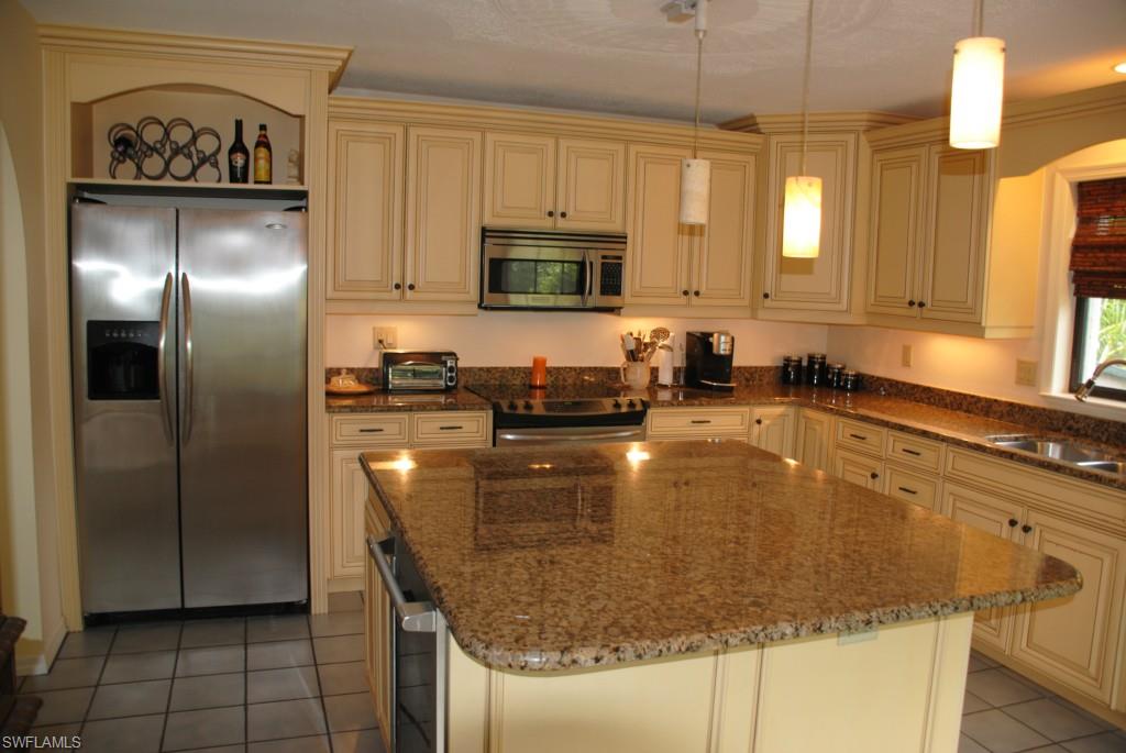 TAHITIAN SHORES - Residential