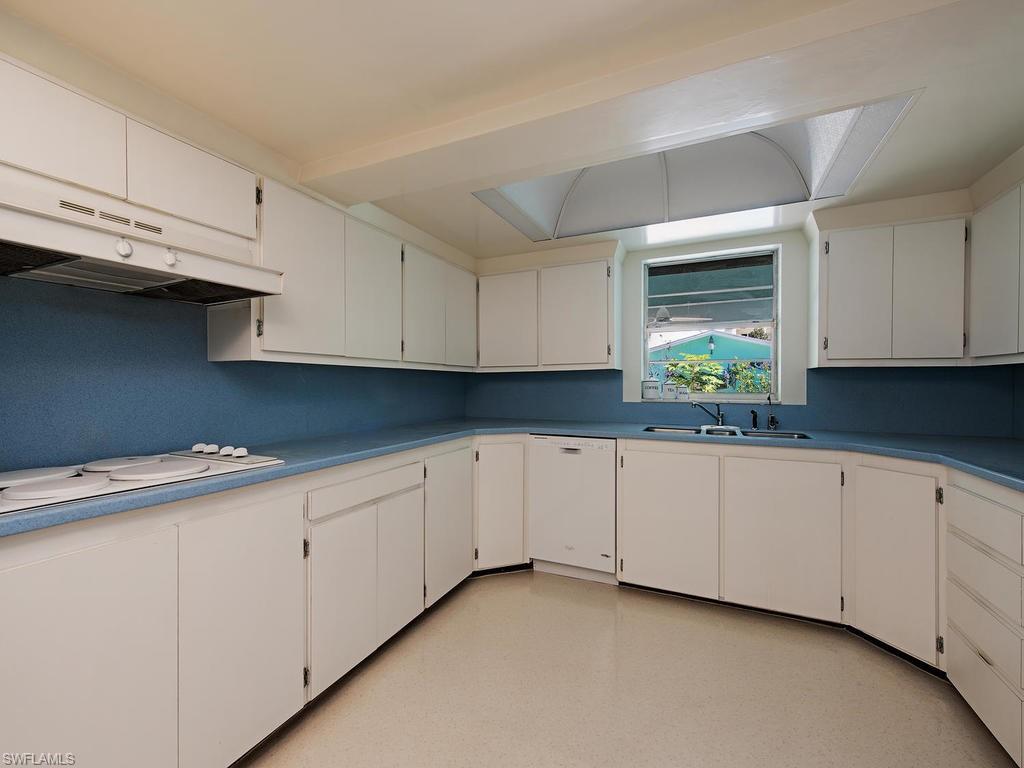 AQUALANE SHORES - Residential