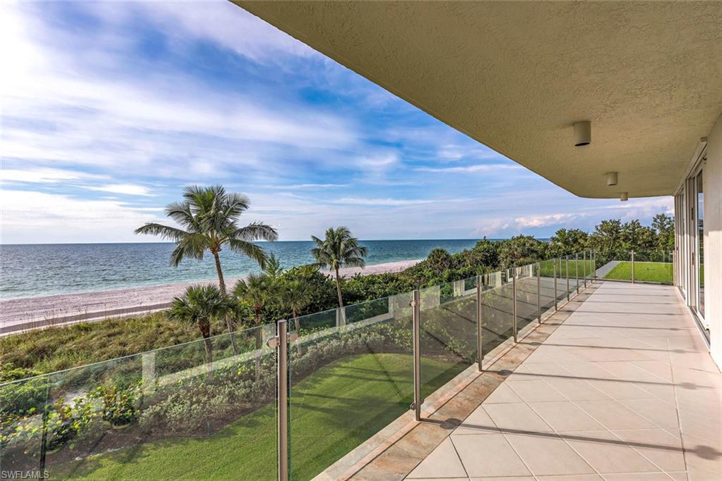 SEAPOINT AT NAPLES CAY - Residential