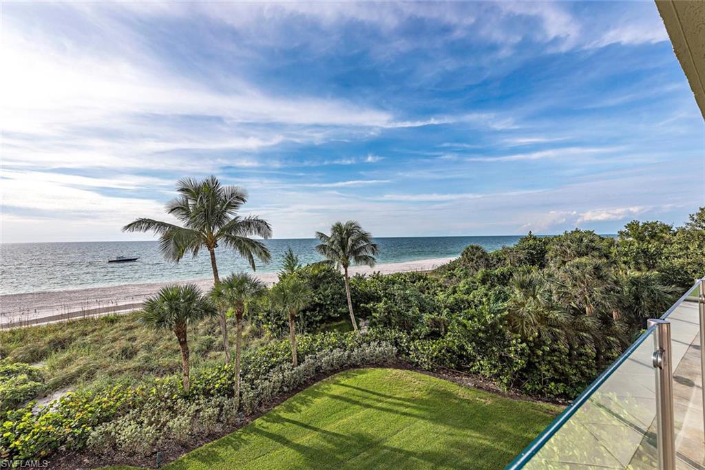 SEAPOINT AT NAPLES CAY - Residential