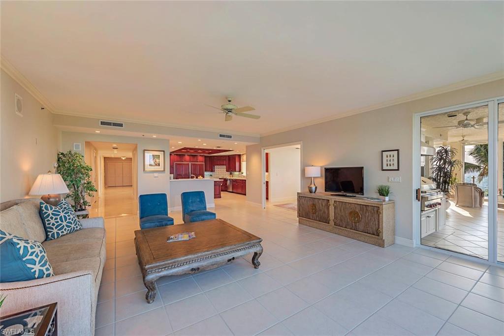 SEAPOINT AT NAPLES CAY - Residential