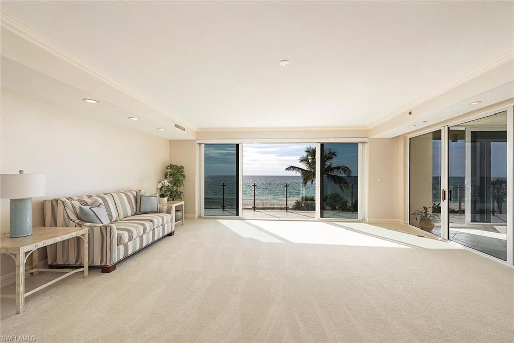 SEAPOINT AT NAPLES CAY - Residential