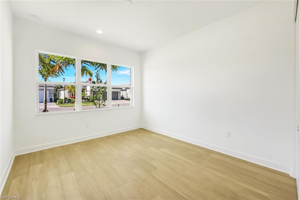 VALENCIA TRAILS - Residential