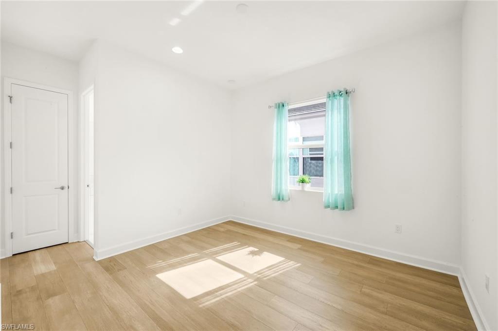 VALENCIA TRAILS - Residential