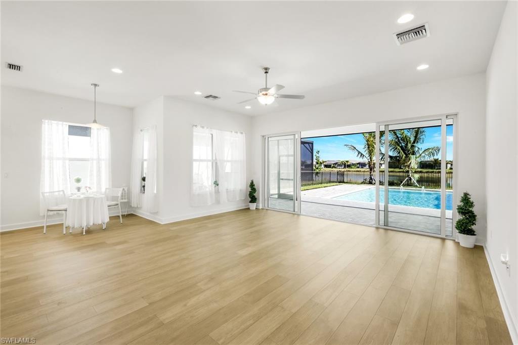 VALENCIA TRAILS - Residential