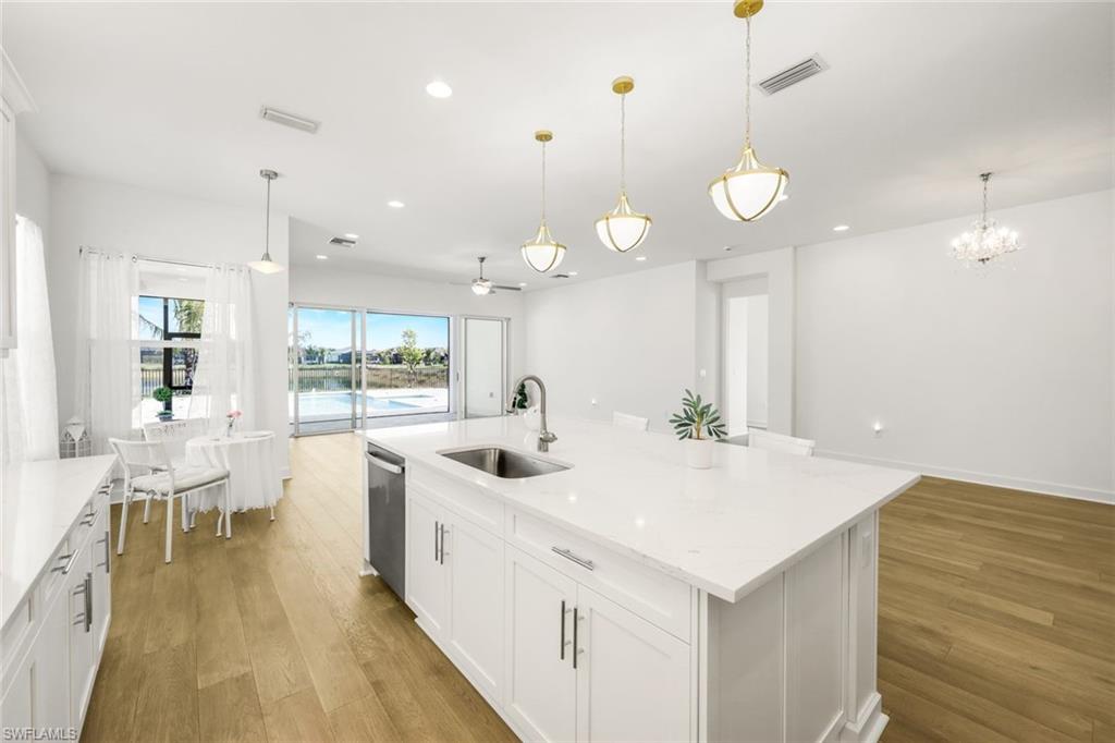 VALENCIA TRAILS - Residential