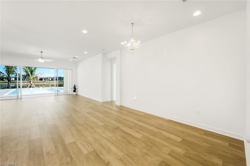 VALENCIA TRAILS - Residential