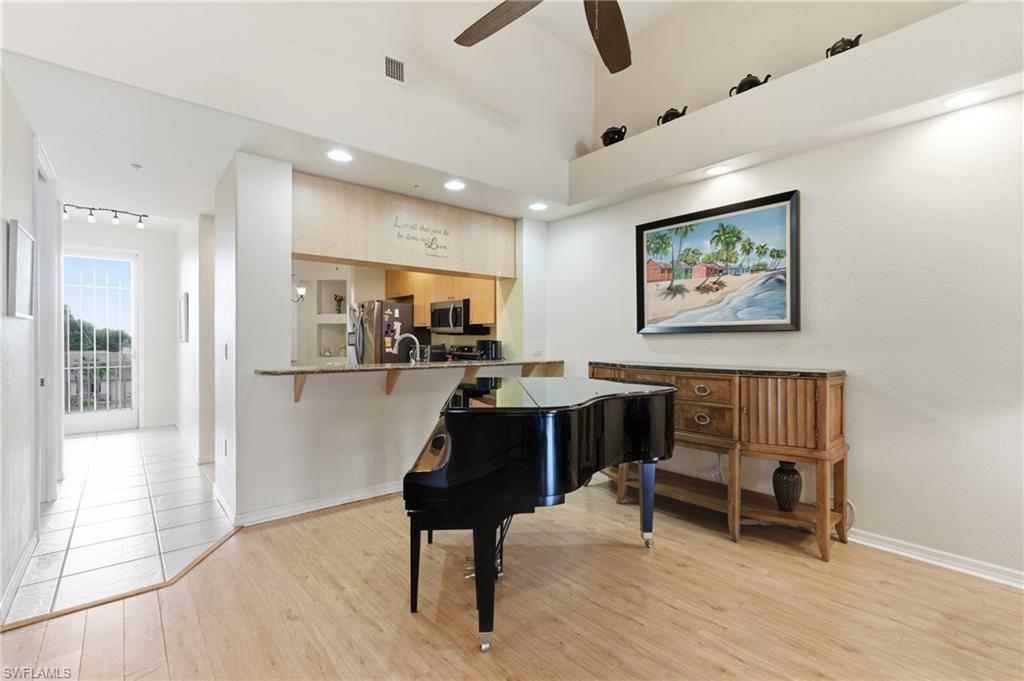 VAN LOON COMMONS - Residential