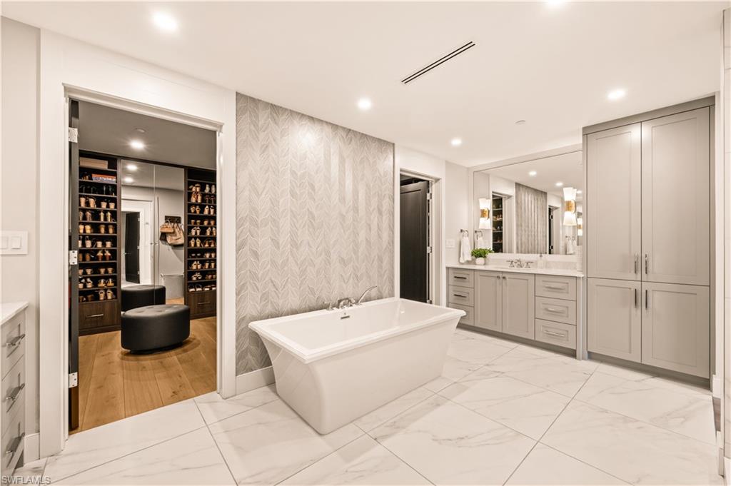 KALEA BAY TOWER 200 - Residential