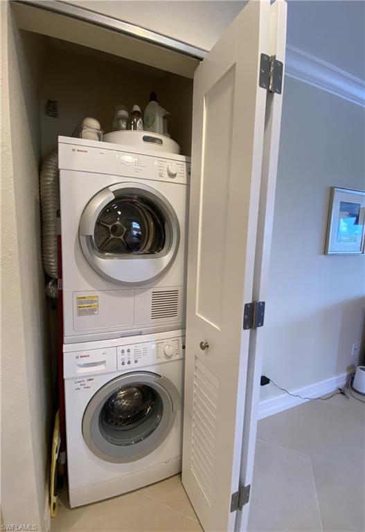 CHATEAU VANDERBILT - Residential Lease