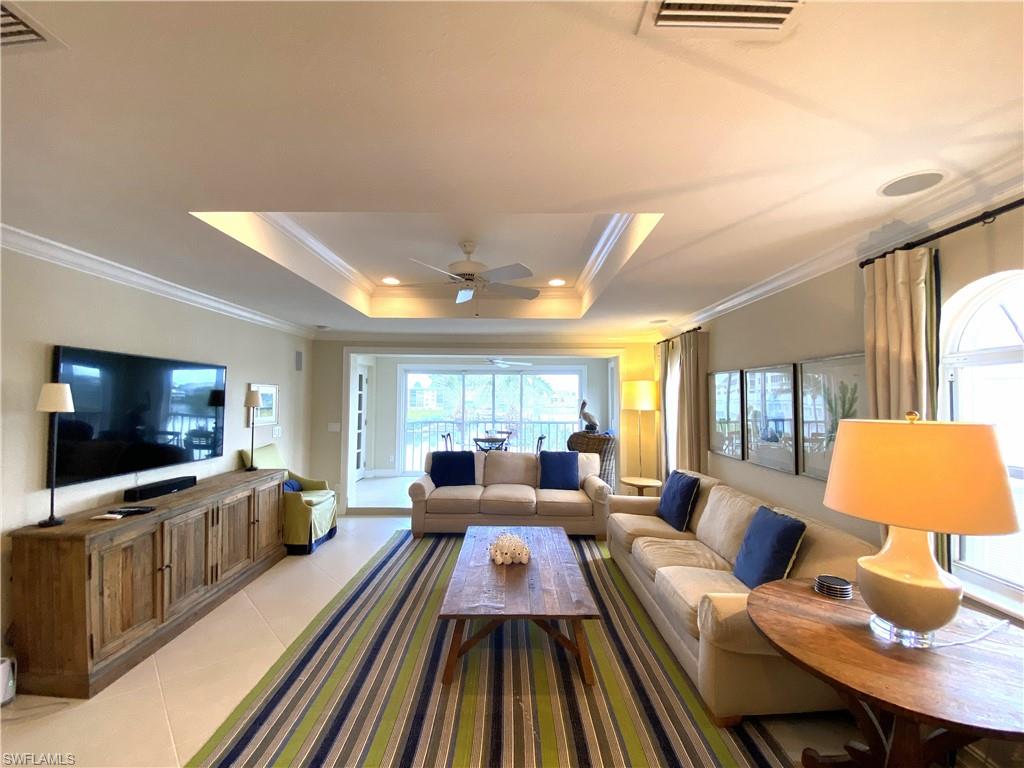 CHATEAU VANDERBILT - Residential Lease