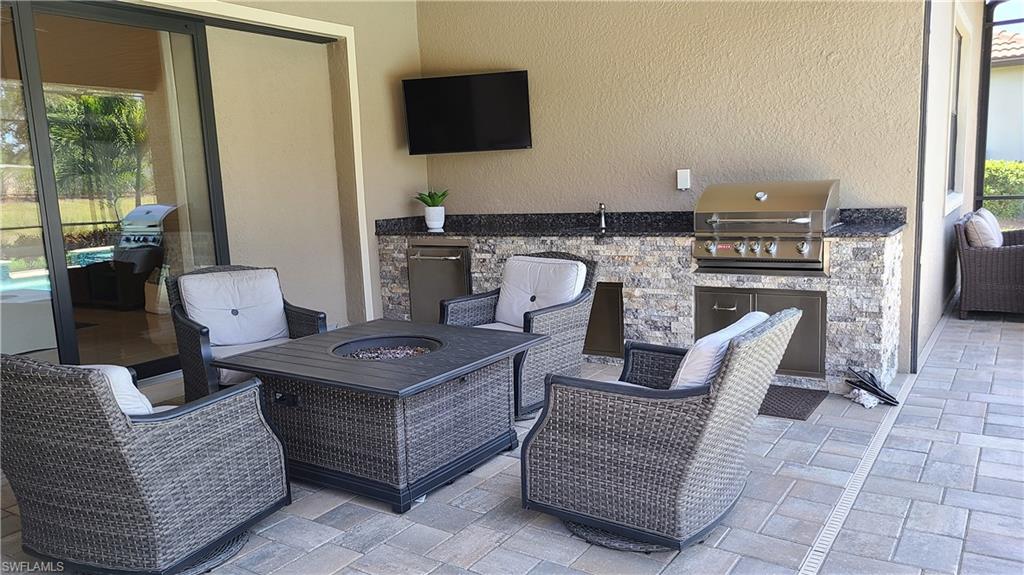 CORKSCREW SHORES - Residential