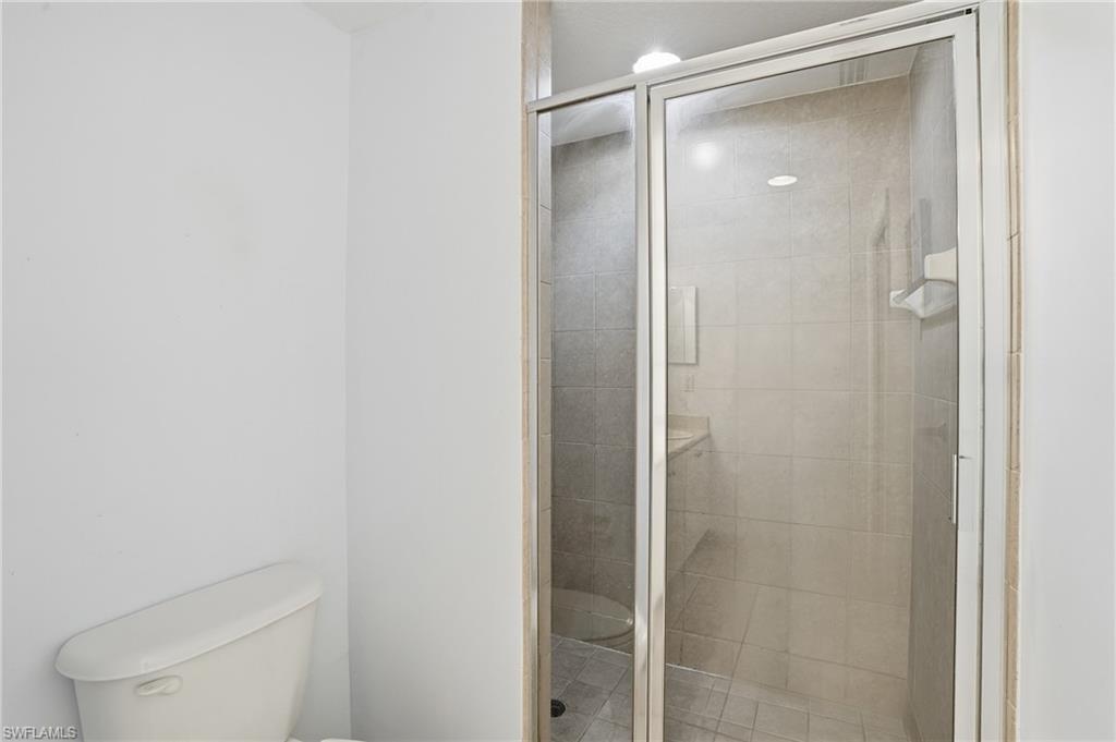 THE COVE AT SIX MILE - Residential