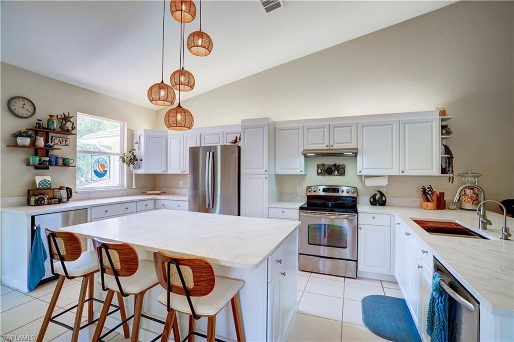Photo of 509 Robin Hood CIR #202, NAPLES, FL 34104 (MLS # 226020153)