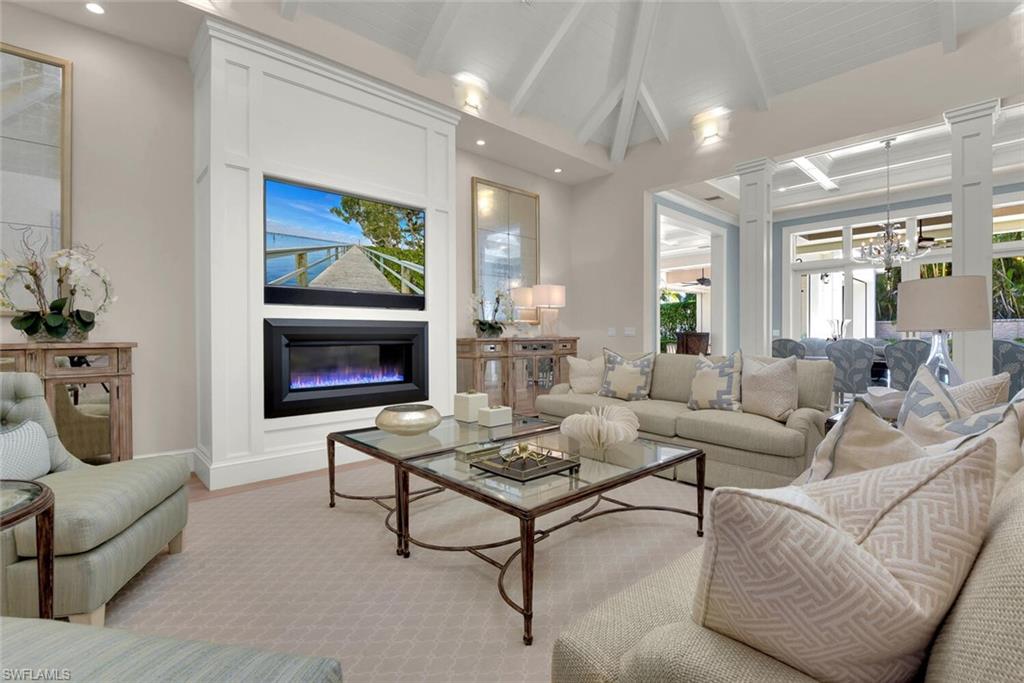 MOORINGS - Residential Lease