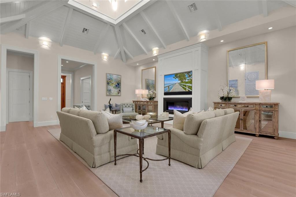 MOORINGS - Residential Lease