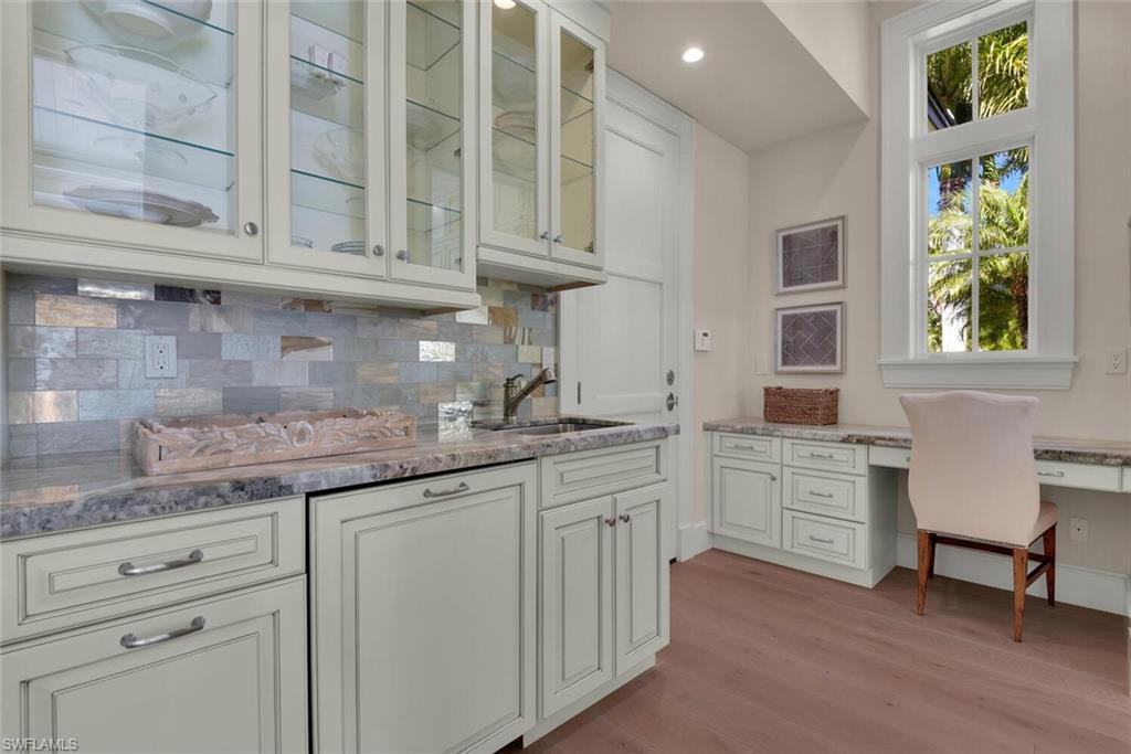 MOORINGS - Residential Lease