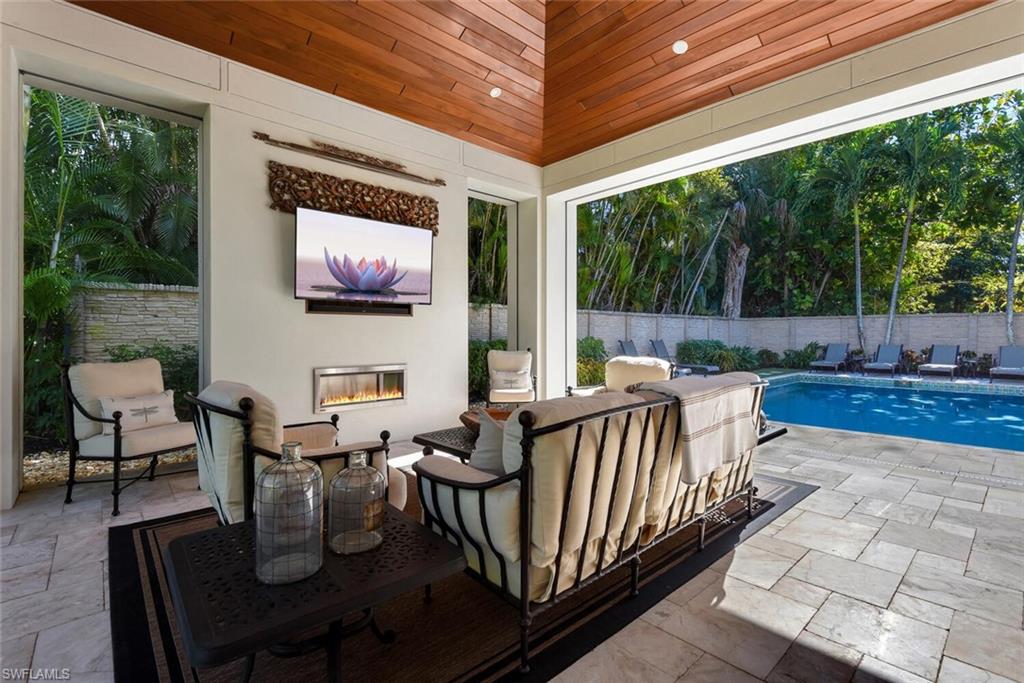 MOORINGS - Residential Lease