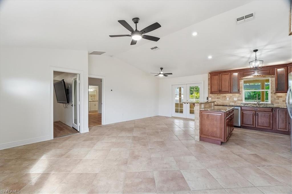 SAN CARLOS PARK - Residential