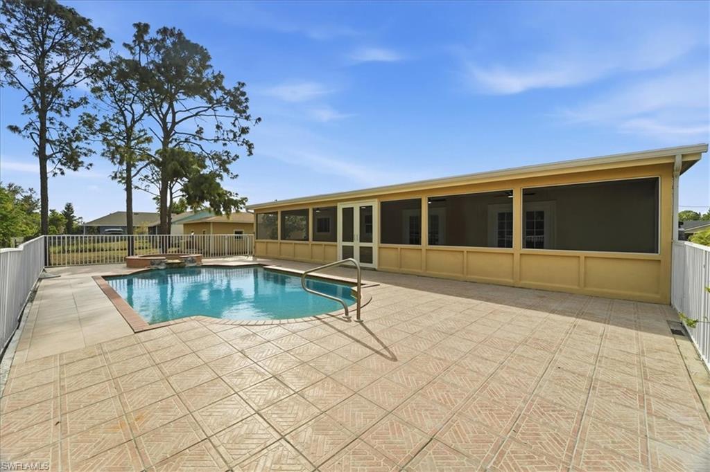 SAN CARLOS PARK - Residential