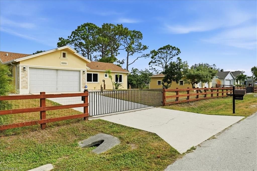 Photo of 18343 Hawthorne RD, FORT MYERS, FL 33967 (MLS # 225083212)