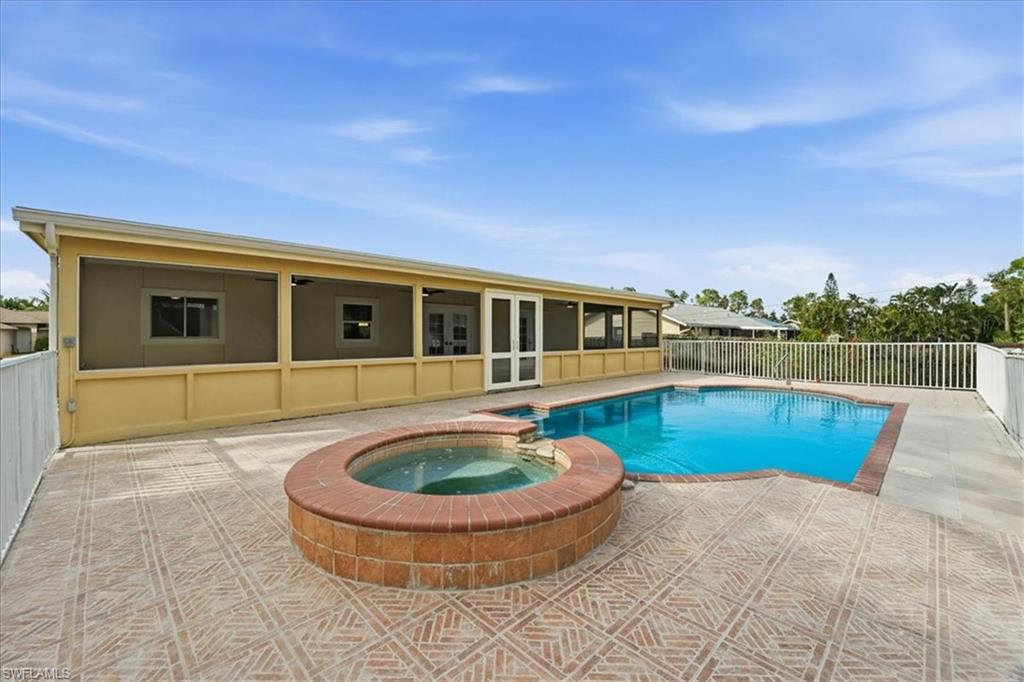 SAN CARLOS PARK - Residential