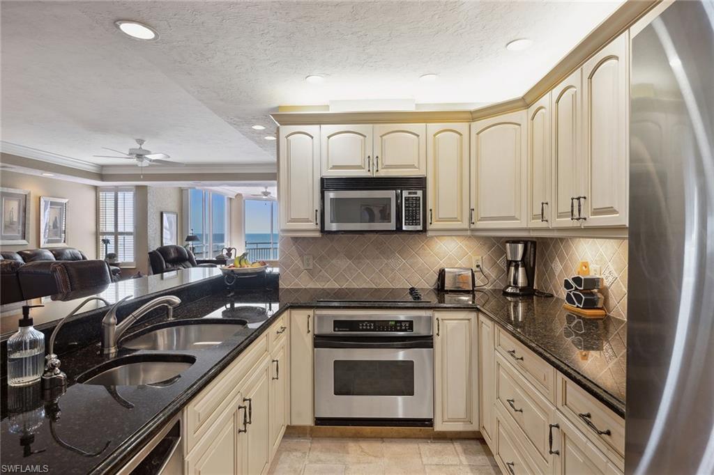 HIDEAWAY BEACH - Residential