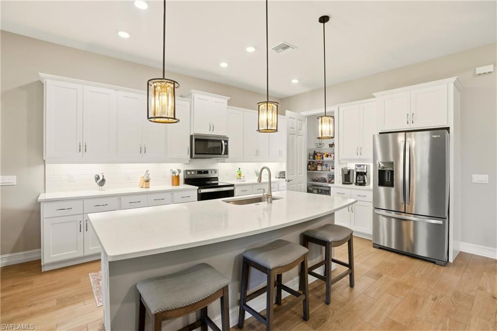 CORAL BAY - Residential