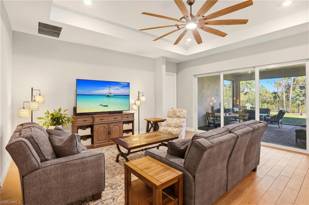 CORAL BAY - Residential