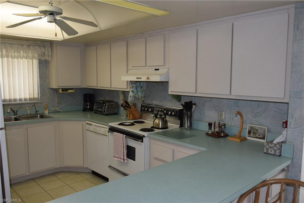 WINDJAMMER VILLAGE AT THE LAND - Residential