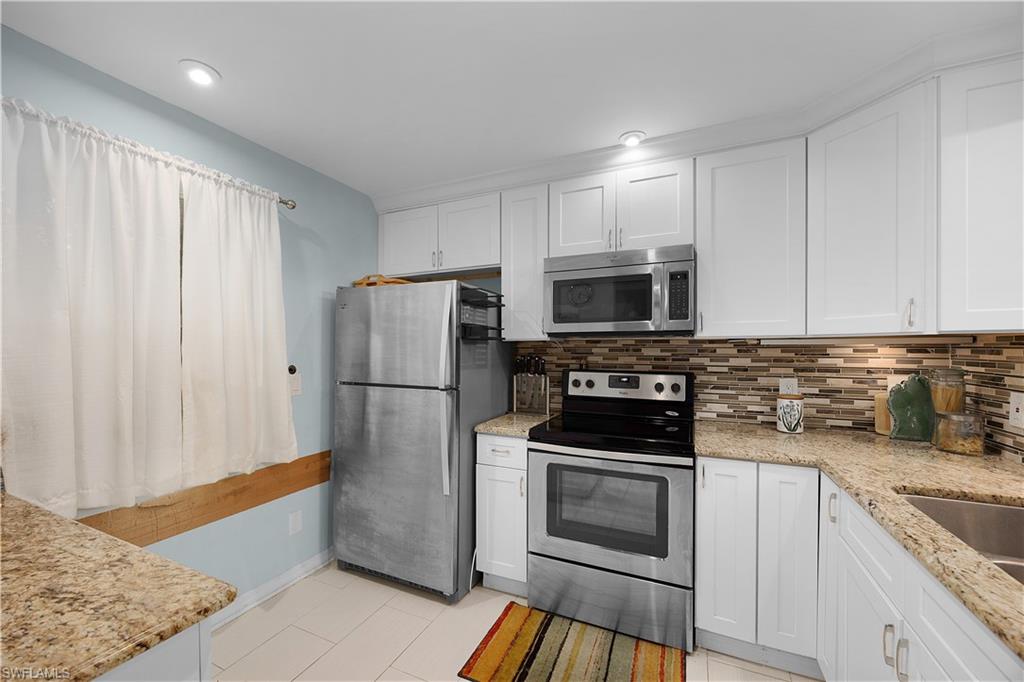 BOCA CIEGA VILLAGE - Residential