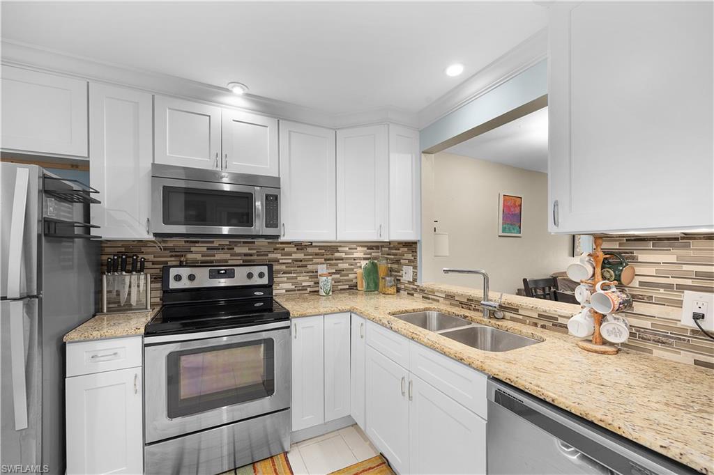 BOCA CIEGA VILLAGE - Residential