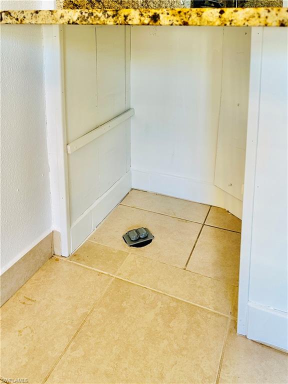 WIGGINS PASS WEST - Residential Lease