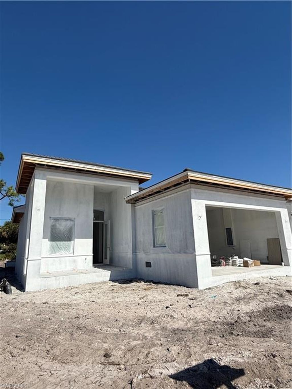 Photo of 1327 Frank Whiteman BLVD, NAPLES, FL 34103 (MLS # 225077868)