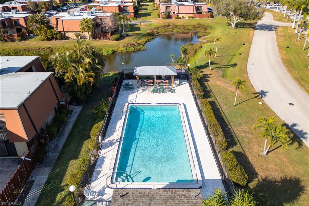 PARKWOODS TOWNHOUSE COMMUNITY - Residential